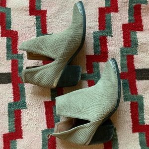 Jeffrey Campbell Size 8 Cromwell booties